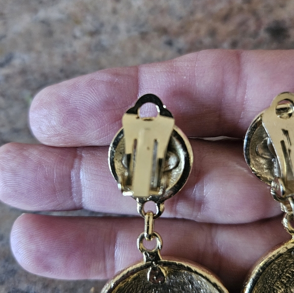 Chanel CC Medallion drop earrings - Picture 4 of 7